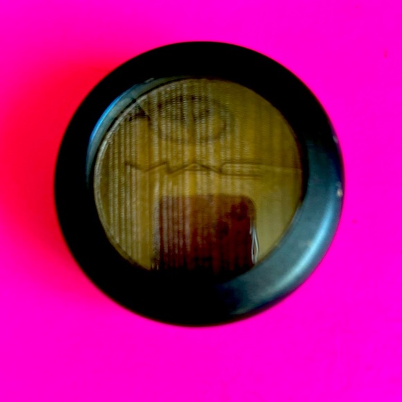 New MAC Metal-x Cream Shadow- Gold Carbon - Picture 1 of 3